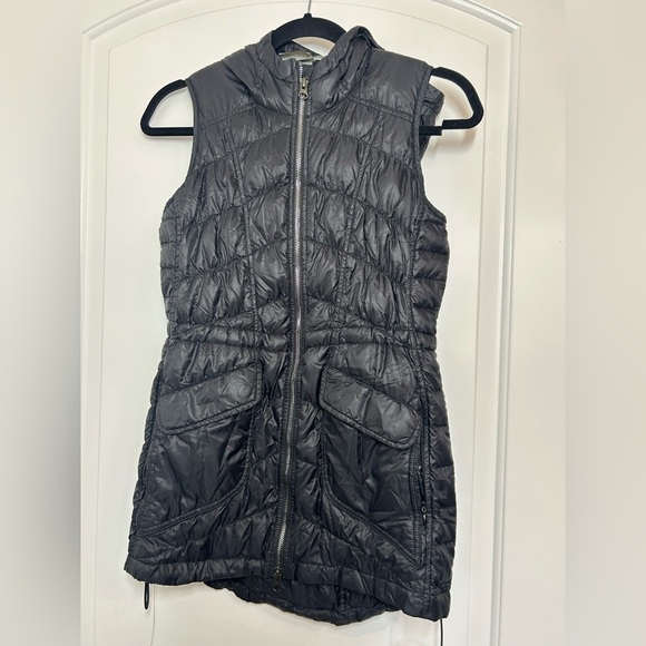 Athleta Jackets & Blazers - Athleta Womens Downtime Goose Down Quilted Black Puffer Vest Jacket size XS